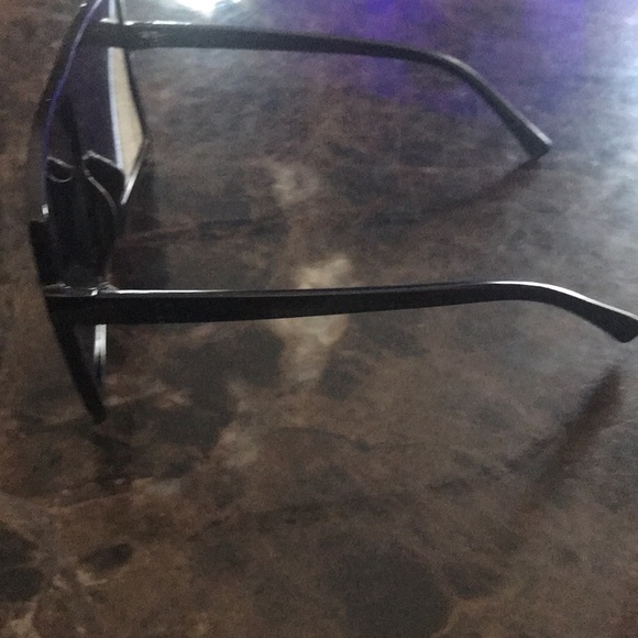SOLD😎Oversized glasses/only 1 left  😎 - Picture 10 of 12